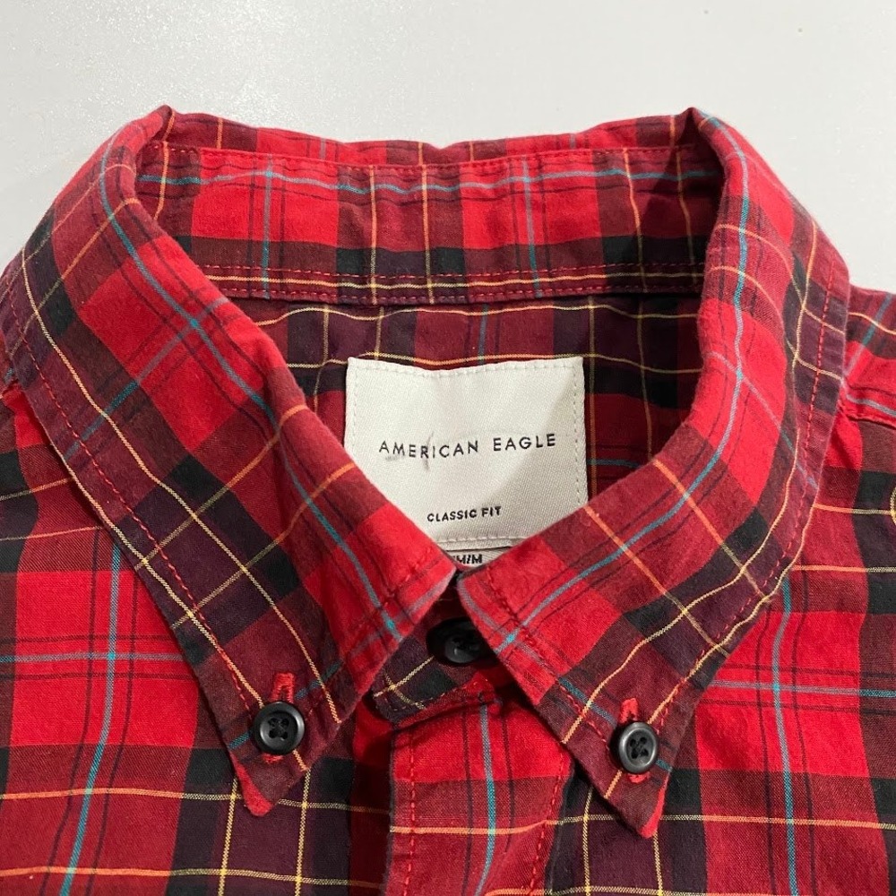 American Eagle Mens Plaid Button Down Shirt Medium Classic Fit Red Black - Picture 2 of 9